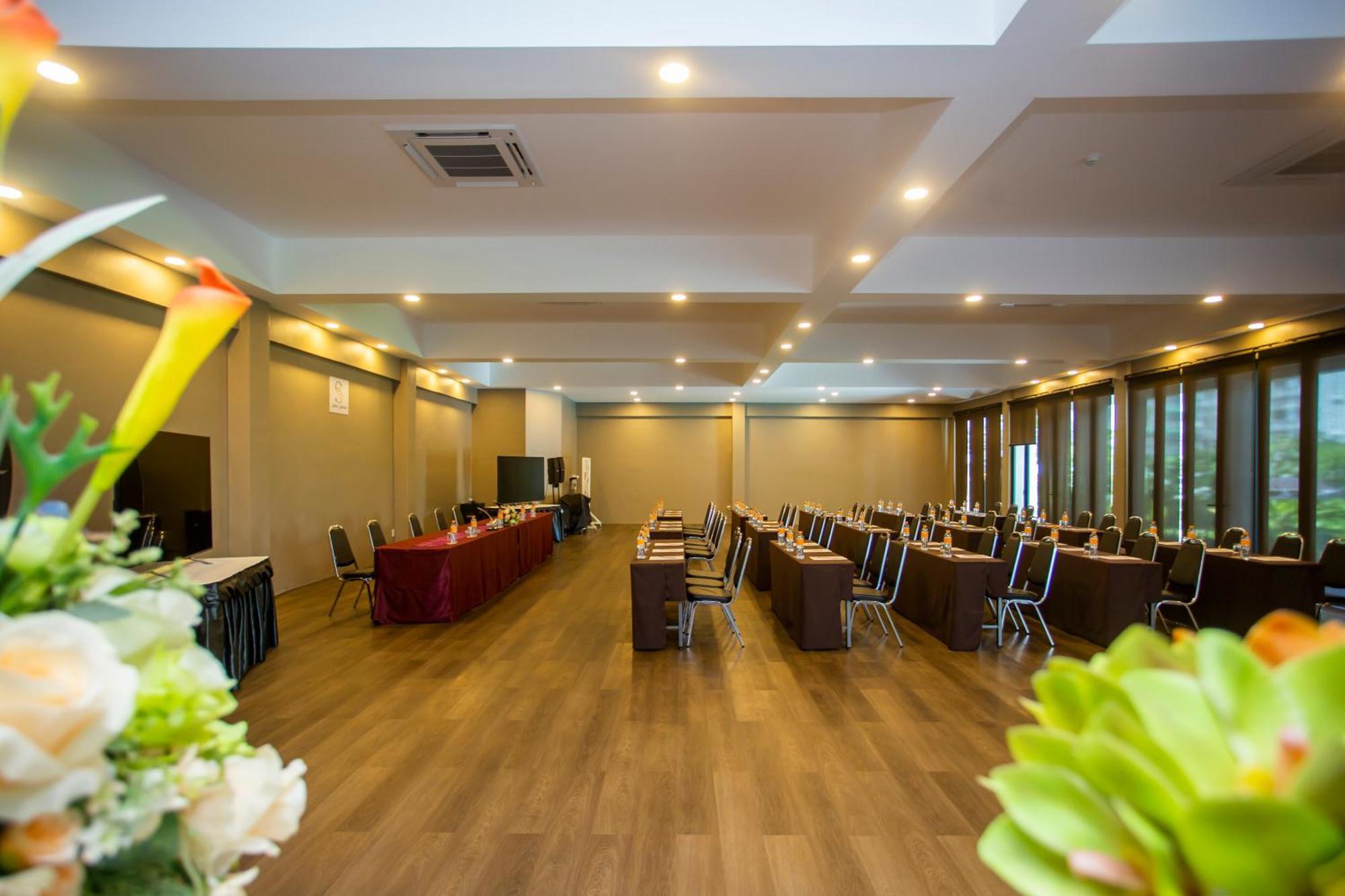 Sabai Inn Патая Екстериор снимка